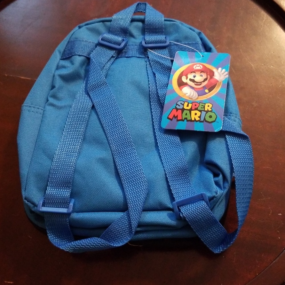 Mario 10 inch Mini Backpack with VELCRO - Picture 2 of 3